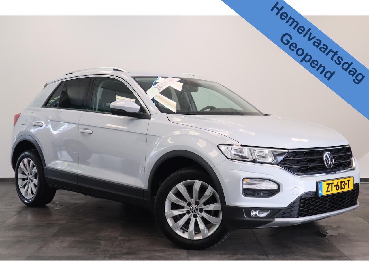 Volkswagen T-Roc - 1.0 TSI Style PDC Camera ACC Navi * Hemelvaartsdag geopend van 12:00 tot 17:00u * - AutoWereld.nl