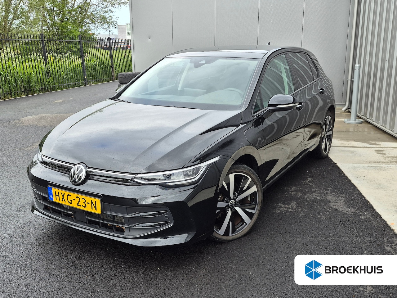Volkswagen Golf - 1.5 eHybrid Life Edition | Glazen panorama-dak | Achteruitrijcamera | Cruise control adapt - AutoWereld.nl