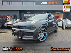 Lynk & Co 01 - 1.5 | Met o.a. 360 graden camera, AppleCarPlay/AndroidAuto, adaptive cruise, navigatie en