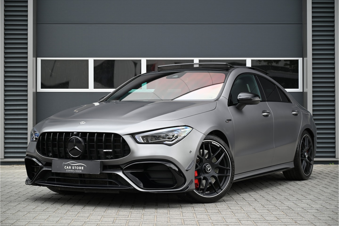 Mercedes-Benz CLA-Klasse - AMG 45 S 4MATIC+ 422 PK / PANO / NIGHT / MAGNO / PERFORMANCE UITLAAT / AMG DRIVERS PACKAGE - AutoWereld.nl