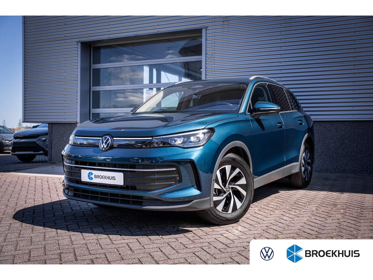 Volkswagen Tiguan - 1.5 eTSI 110 kW Life | Metallic-lak | Trekhaak met electr. Ontgrendeling, draaibaar, incl. - AutoWereld.nl