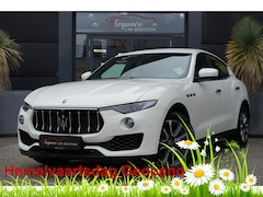 Maserati Levante - 3.0 V6 S AWD GranLusso 430pk Stoelverwarming/Luchtvering/Navigatie