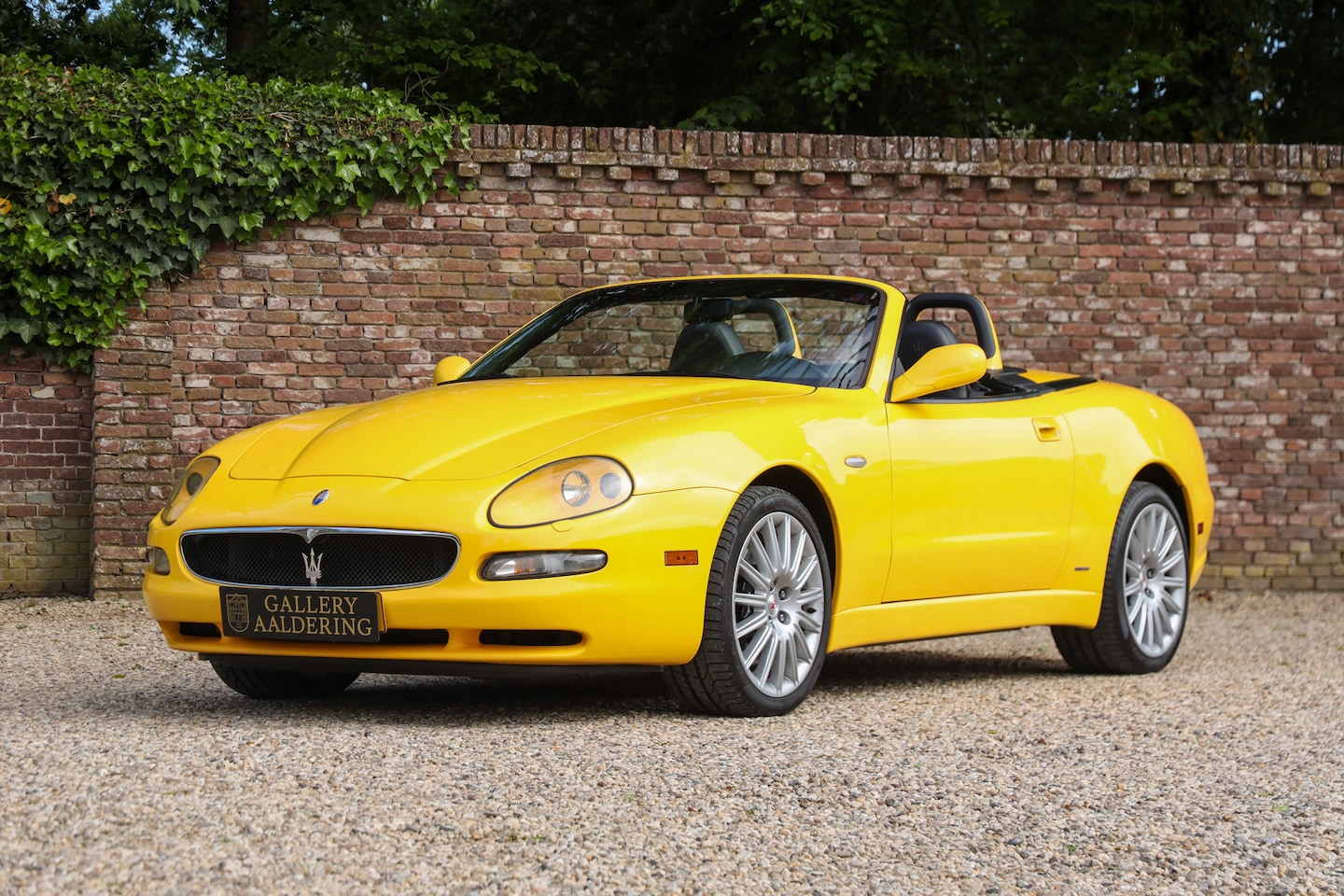 Maserati 4200 GT - Spyder "In distinctive Giallo Granturismo" MANUAL GEARBOX! In the distinctive Giallo Grant - AutoWereld.nl