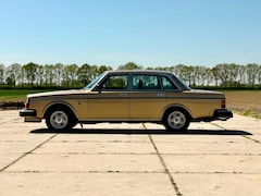 Volvo 264 - GL 2.7 Handgeschakeld, Schuifdak, Airco, Trekhaak