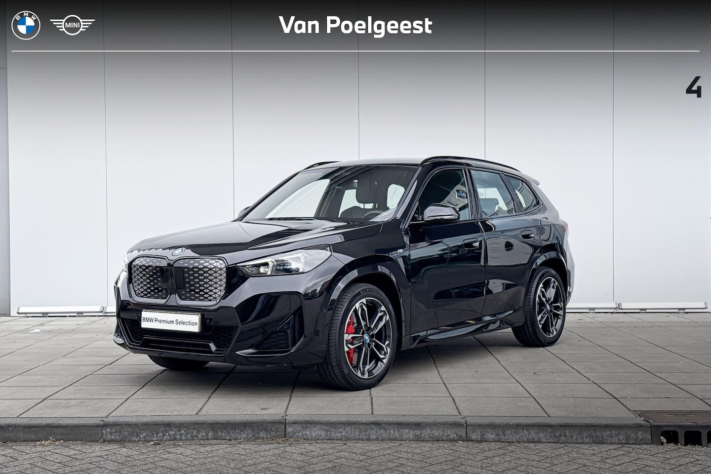 BMW iX1 - eDrive20 M-Sport Pro / Adaptieve LED Komplampen / Comfort Acces / Parking Assistant / Trek - AutoWereld.nl