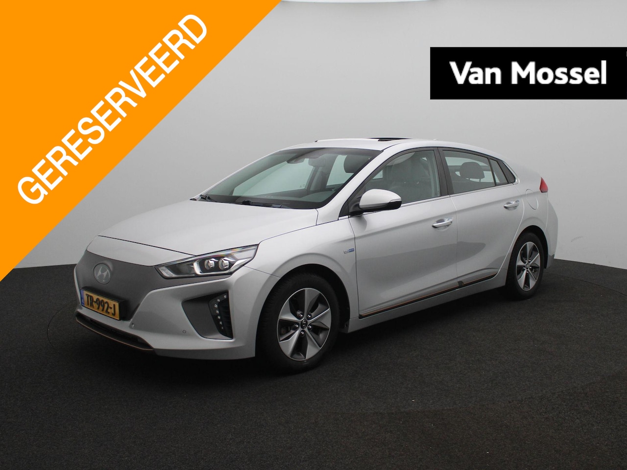 Hyundai IONIQ - Premium EV | Schuifdak | Leder | Stoelverwarming | Led Verlichting | - AutoWereld.nl