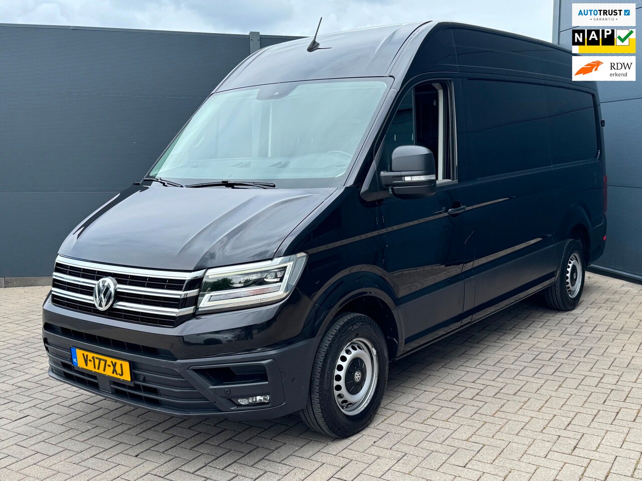 Volkswagen Crafter - 35 2.0 TDI L3H3 Automaat / Marge / Camera / Nap - AutoWereld.nl