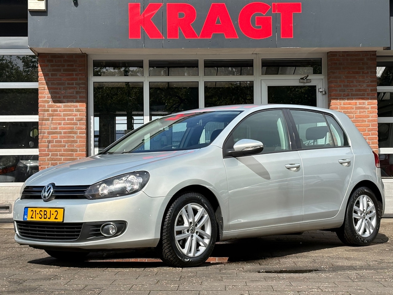 Volkswagen Golf - 1.2 TSI Highline BlueMotion APK 9-4-2027! Clilma - cruise - bluetooth - AutoWereld.nl