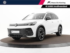 Volkswagen Tiguan - R-Line 1.5 eHybrid 204 PK 6 versn. DSG · Voorstoelen verwarmbaar · Sfeerverlichting ·