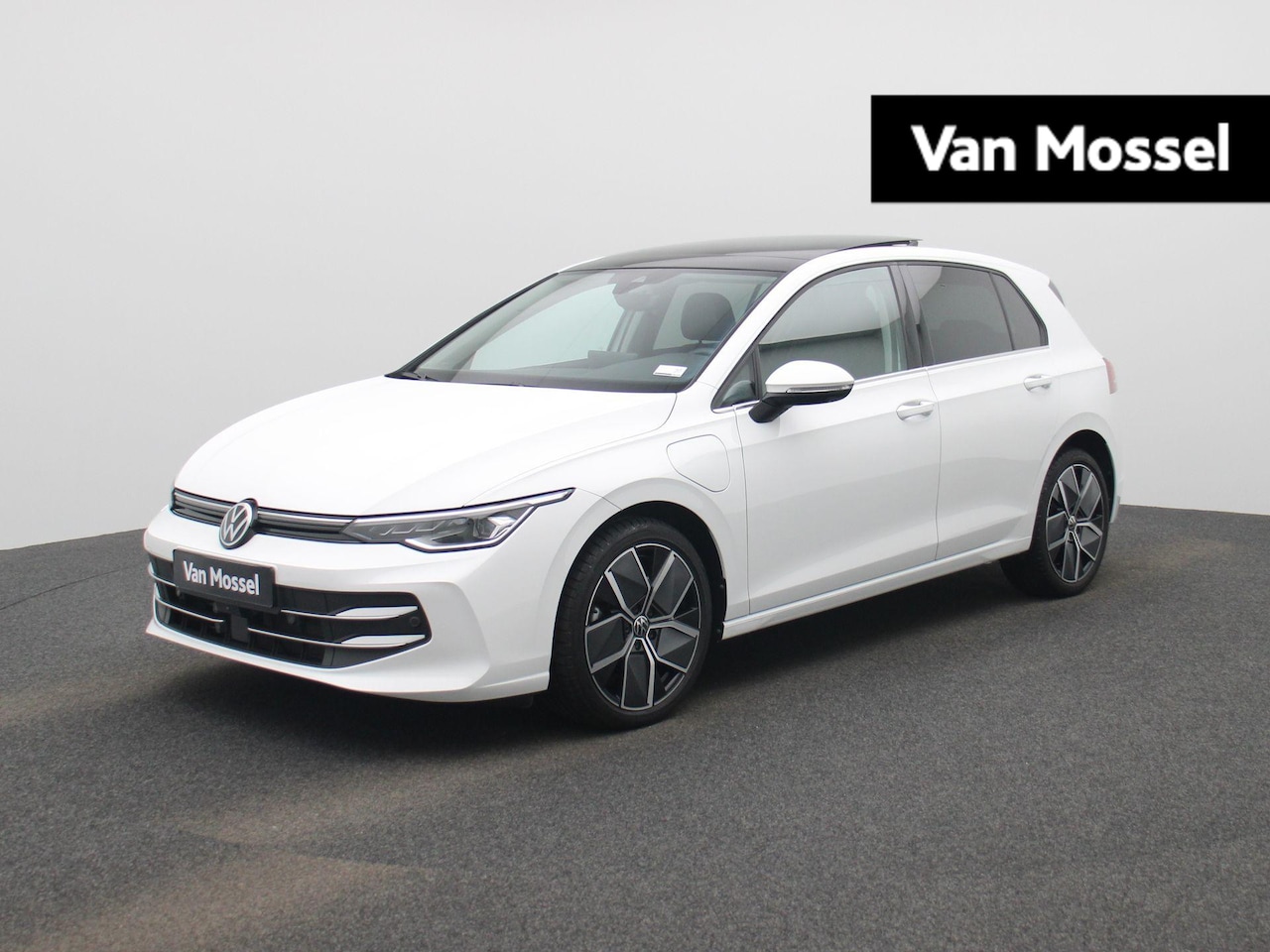 Volkswagen Golf Plus - 1.5 eHybrid Style Edition 204 PK| Panoramadak | Navigatie | 360 Camera | LED Plus | ArtVel - AutoWereld.nl