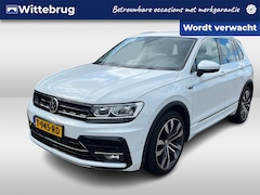 Volkswagen Tiguan - 1.5 TSI R-Line Business+ / Digitaal dashboard / Navigatie / App connect / Zwenkbare trekha