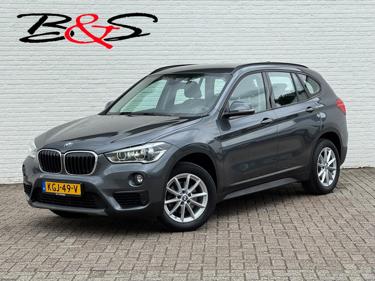 BMW X1 - SDrive18i High Executive Camera Trekhaak 1700kg Clima Cruise Navigatie - AutoWereld.nl