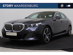 BMW i5 - eDrive40 M Sport / Panoramadak / Trekhaak / Parking Assistant Professional / Adaptieve LED