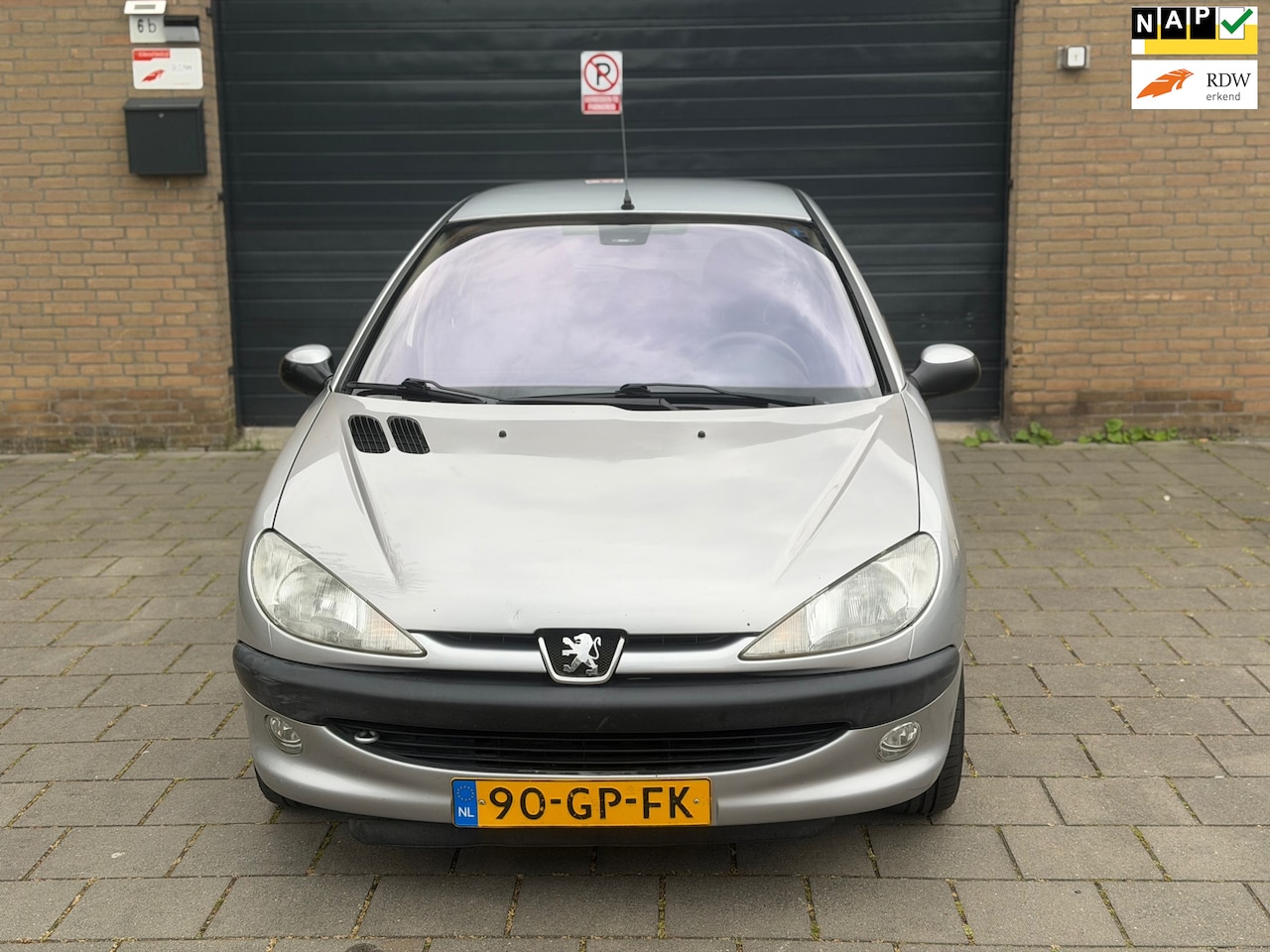 Peugeot 206 - 1.4 Gentry Automaat Apk Clima trekhaak - AutoWereld.nl