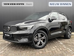 Volvo XC40 - 2.0 B3 Plus Dark intellisafe/ voorruitverwarming/ climate line/ harman kardon/ trekhaak/ e