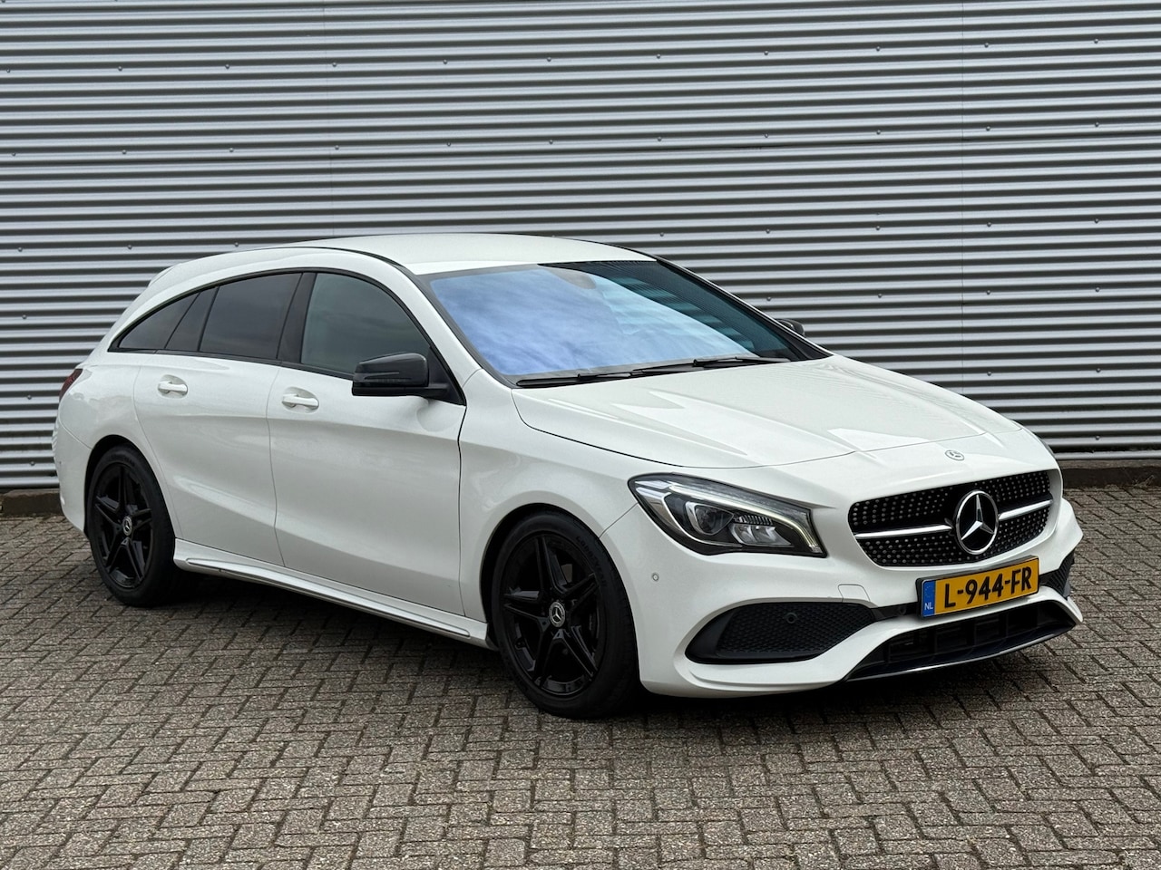 Mercedes-Benz CLA-klasse Shooting Brake - 180 Business / AMG / NAVI / START-STOP / Inruil mog. - AutoWereld.nl