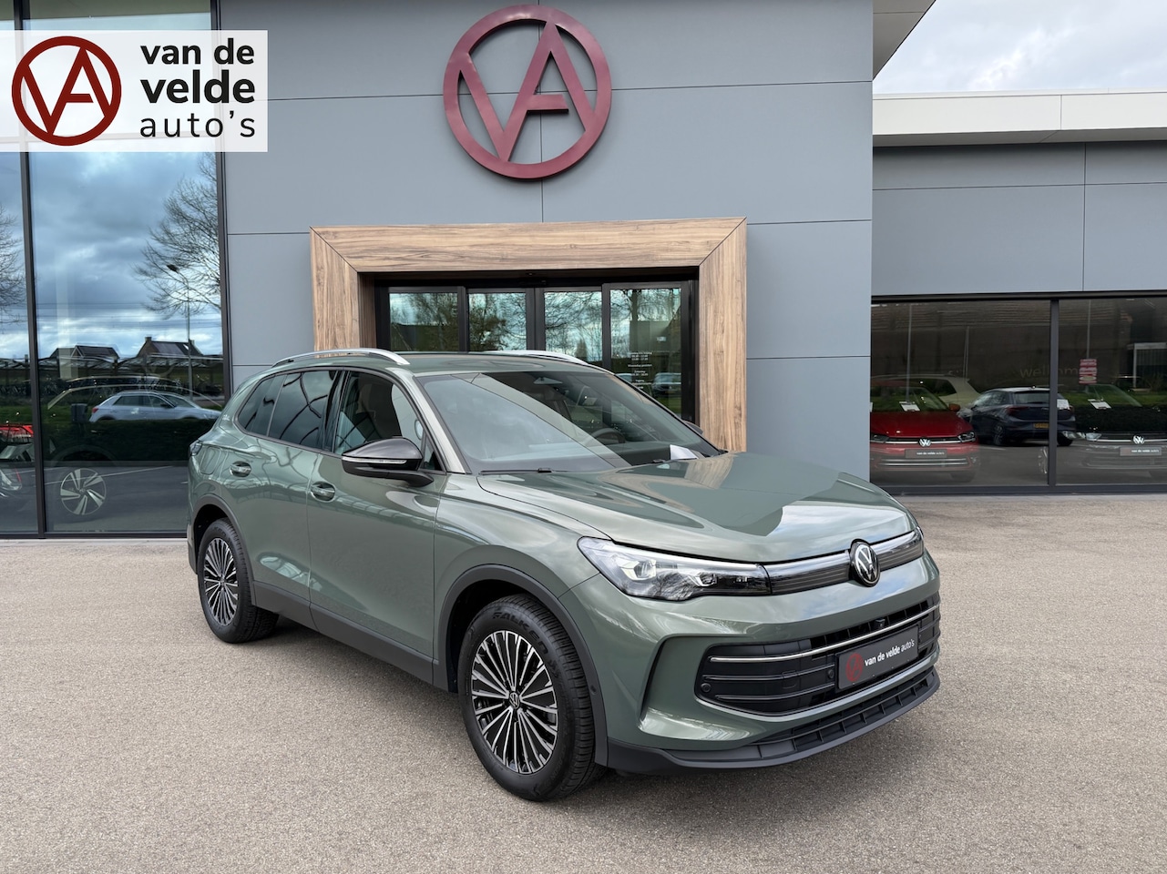 Volkswagen Tiguan - 1.5 eTSI 150pk DSG GOAL | Trekhaak | 360 Camera | IQ light | Dode hoek | Elek. Achterklep - AutoWereld.nl