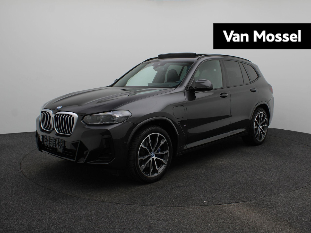 BMW X3 - xDrive30e High Executive | M-Sport plus Pack |Heads up display | All Season Banden | Comfo - AutoWereld.nl