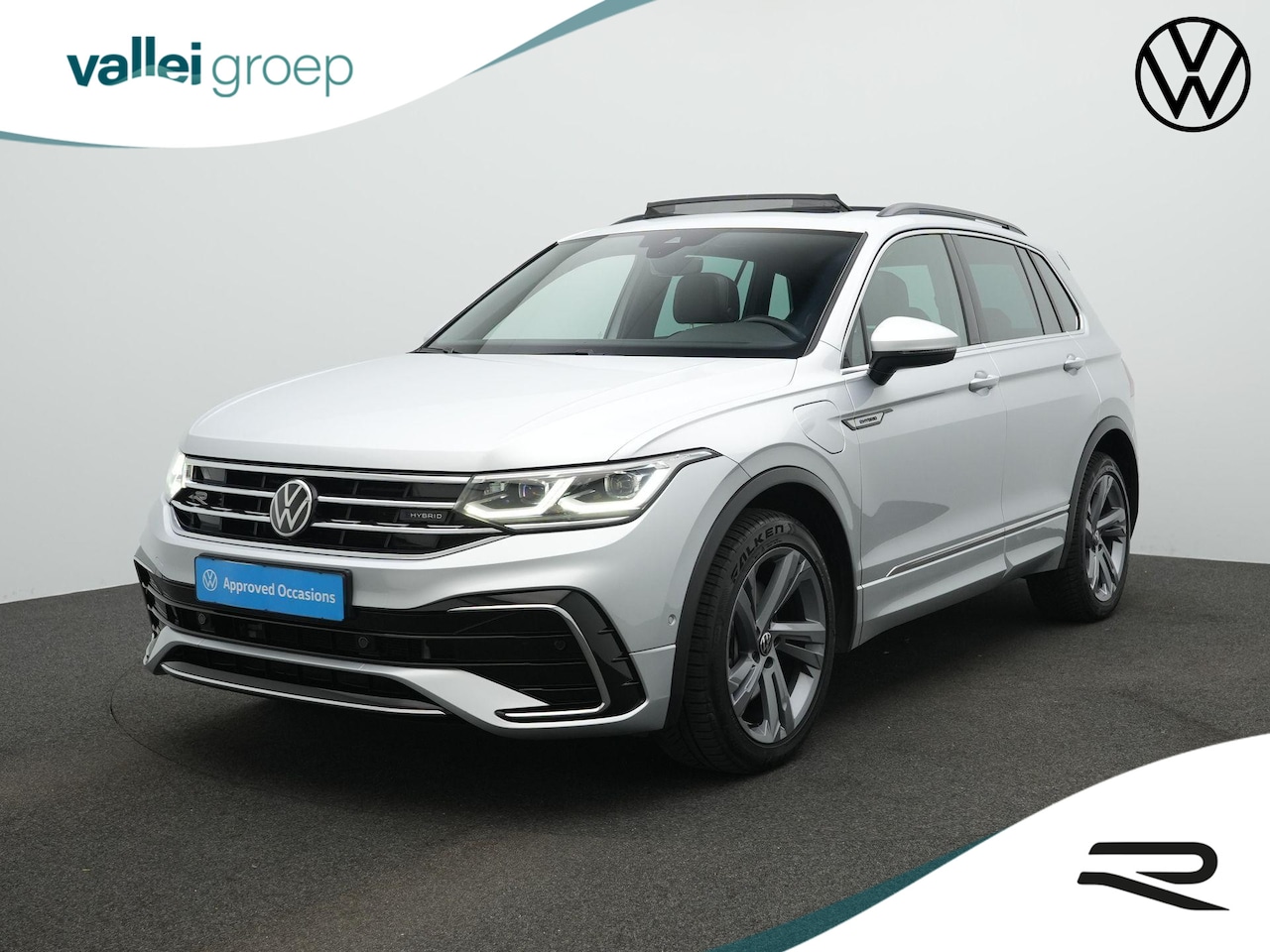 Volkswagen Tiguan - 1.4 TSI eHybrid 245 pk R-Line | Panoramadak | IQ Light | Achteruitrijcamera | Adaptive Cru - AutoWereld.nl