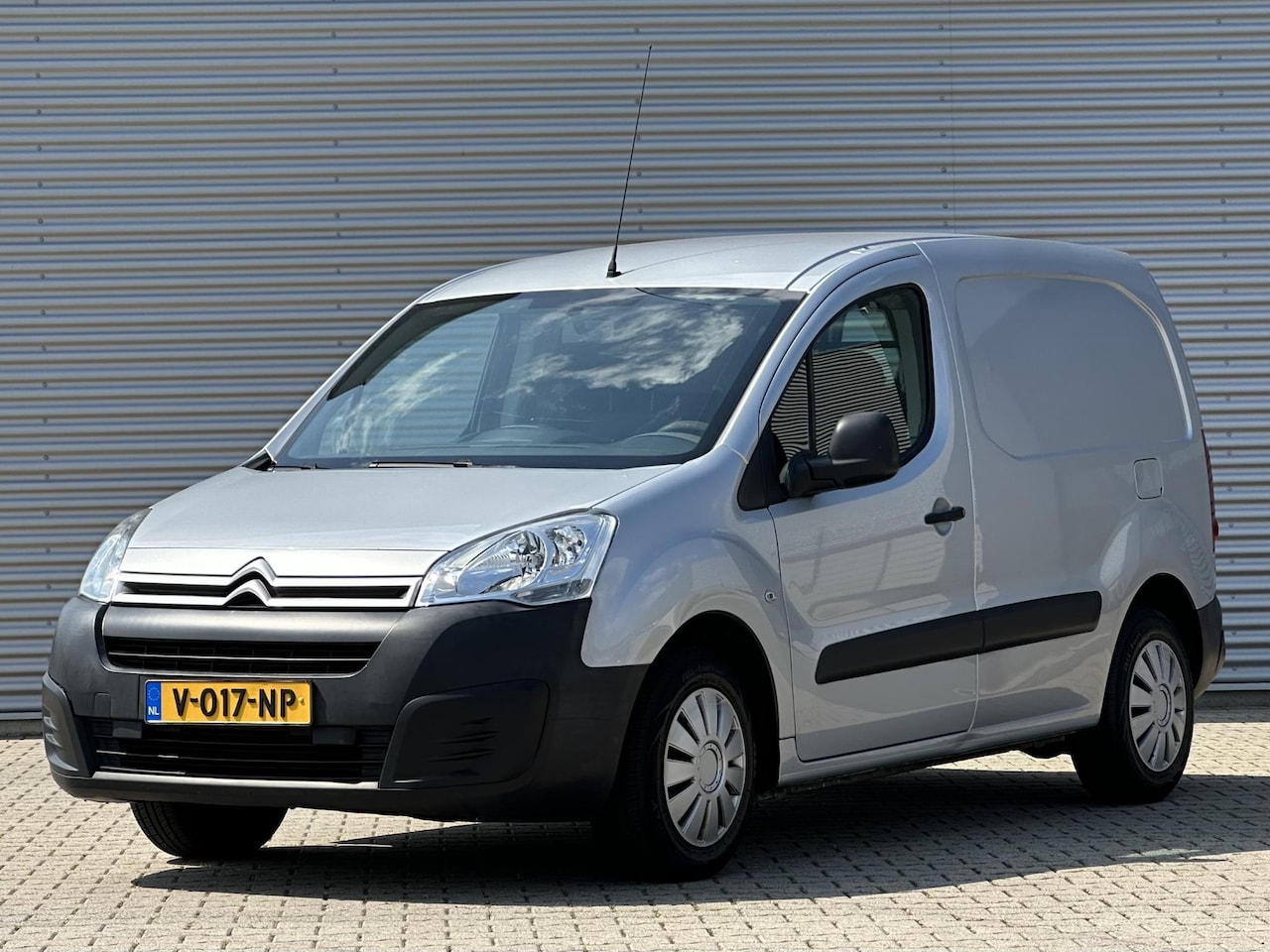 Citroën Berlingo - 1.6 BlueHDI 75 Club airco|Cruise - AutoWereld.nl
