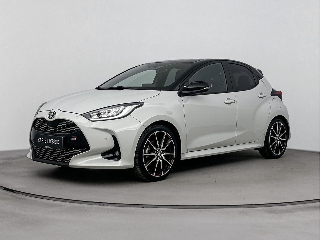 Toyota Yaris - 1.5 Hybrid GR Sport Bi-tone - AutoWereld.nl