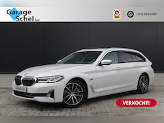 BMW 5-serie Touring - 520e High Executive - Laser - Memory - HUD - Achteras besturing - Stoel/Stuur verwarming