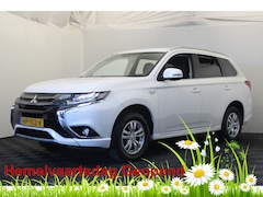 Mitsubishi Outlander - 2.0 PHEV Business Edition |Navi|Camera| *Hemelvaart open