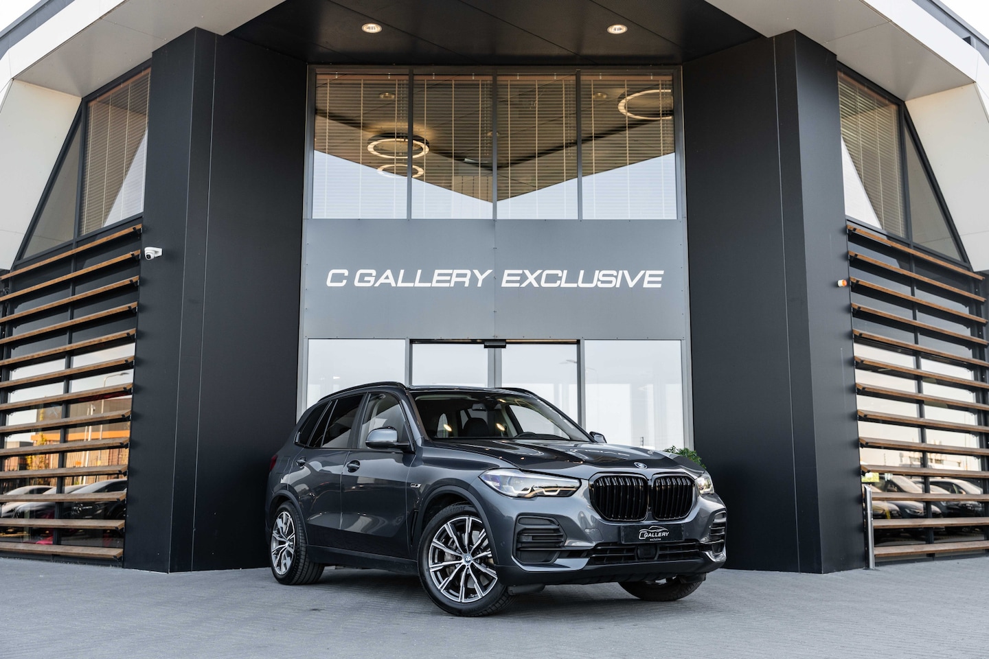 BMW X5 - xDrive45e Executive - Lucthvering | Memory | ACC | Keyless - AutoWereld.nl