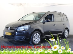 Volkswagen Touran - 1.2 TSI Trendline Bluemotion 7p. |7 Persoons|Navi|Trekhaak| *Hemelvaart open