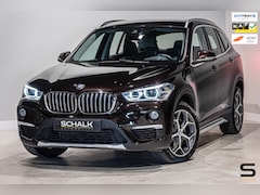 BMW X1 - XDrive20i High Executive|NAP|1eig|Trekhaak|Leder|HUD