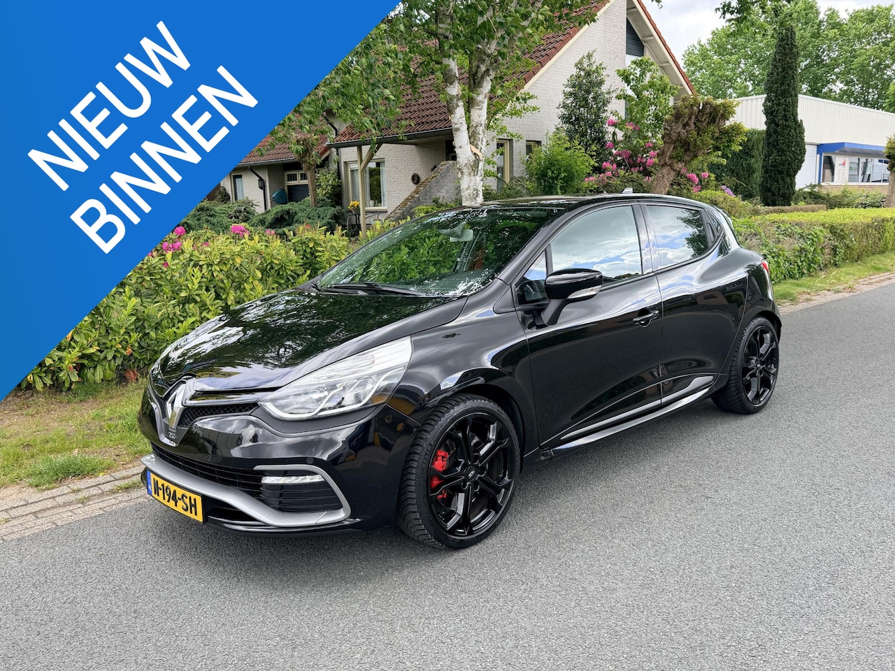 Renault Clio - 1.6 RS CUP 200PK Automaat•Navi•Camera - AutoWereld.nl