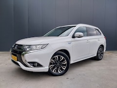 Mitsubishi Outlander - 2.0 PHEV Executive LPG CAMERA ALCANTARA LEER LED TREKHAAK ECC NAVI CRUISE