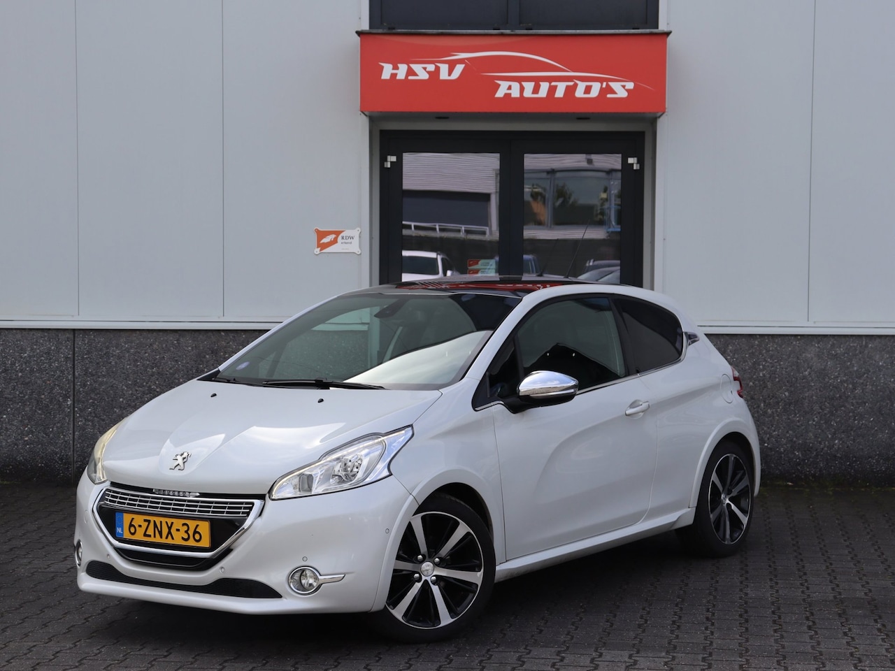 Peugeot 208 - 1.2 PureTech Allure navi LM airco - AutoWereld.nl