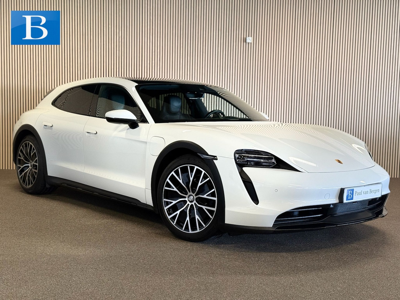 Porsche Taycan Cross Turismo - 4 93 kWh-SOH 90%-PANORAMA-ADAP. STOELEN 18 VOUDIG-1e EIGENAAR-VOLLEDIG ONDERHOUDEN - AutoWereld.nl
