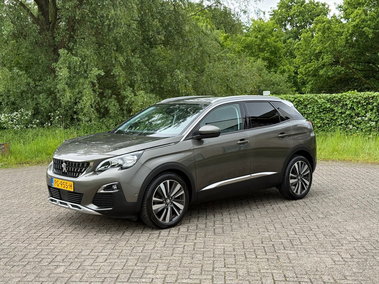 Peugeot 3008 - 1.2 PureTech Blue Lease Premium NAP I PANO I NIEUWE RIEM I MOOI! - AutoWereld.nl