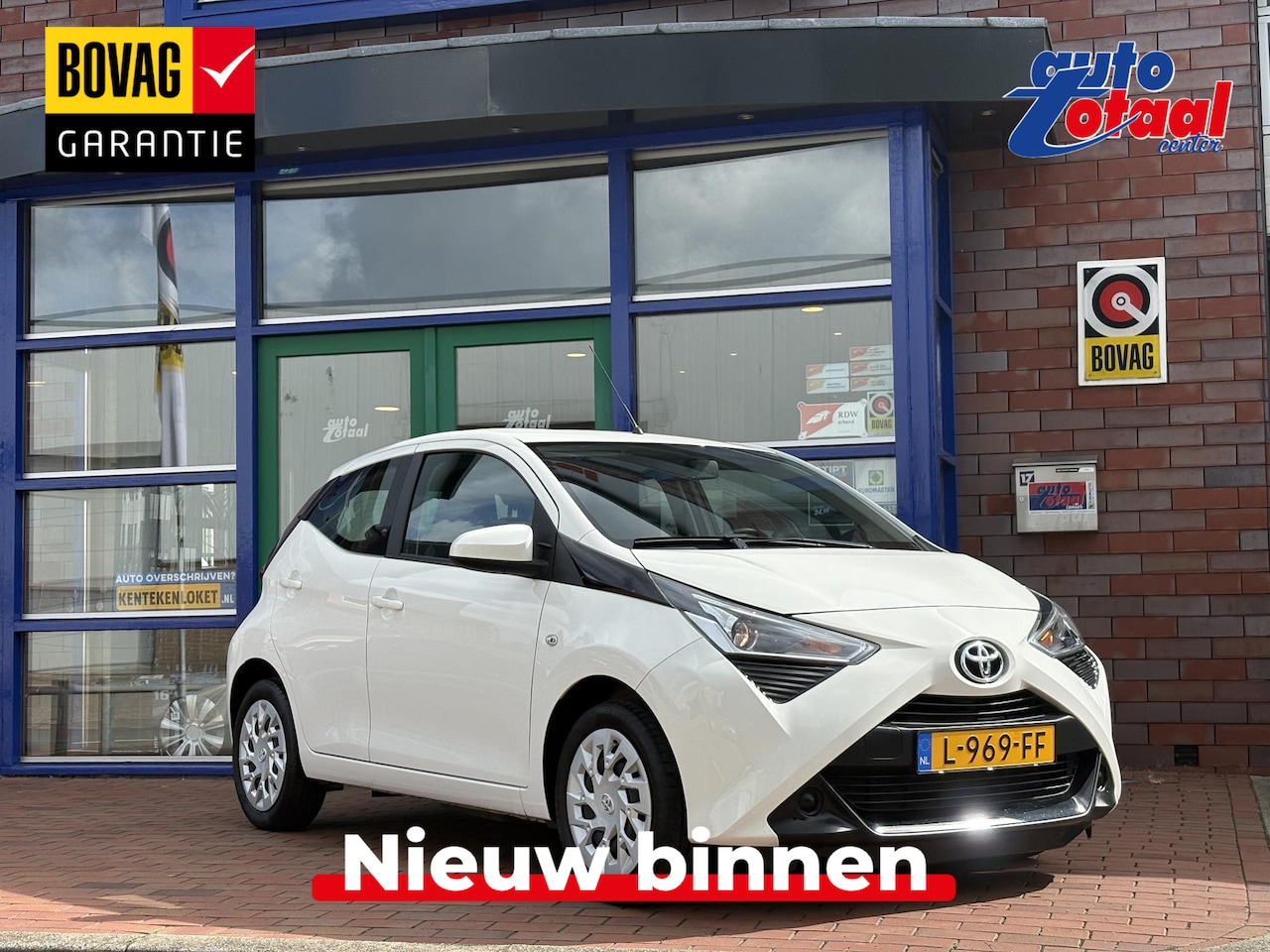 Toyota Aygo - 1.0 VVT-i x-play | Airco Apple | Carplay/Android Auto - AutoWereld.nl