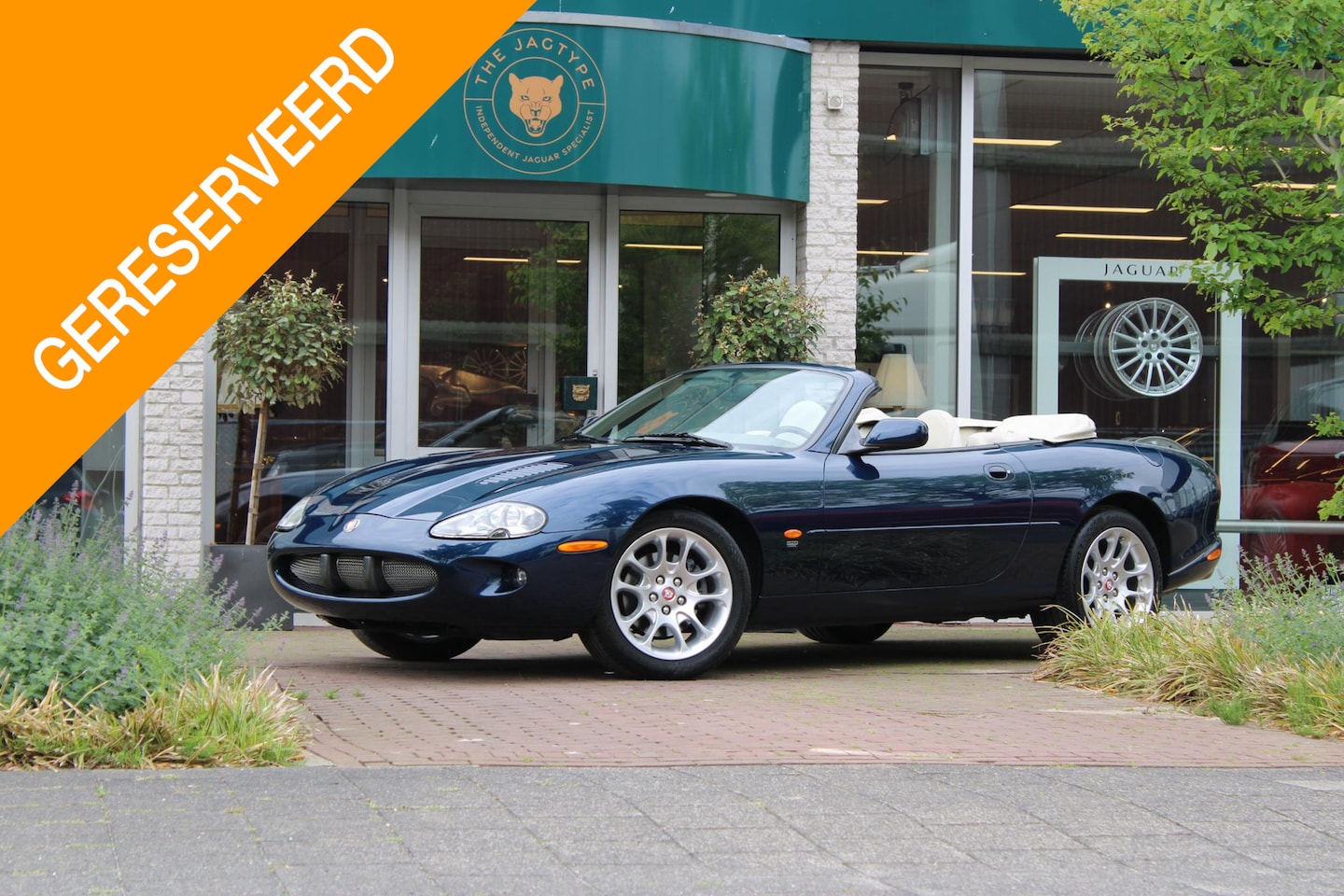 Jaguar XKR - 4.0 V8 Convertible 4.0 V8 Convertible - AutoWereld.nl