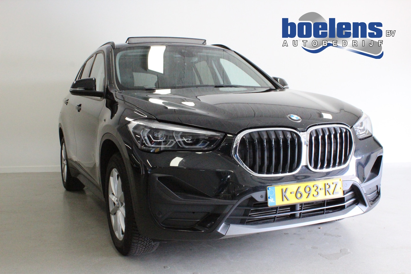 BMW X1 - sDrive18i High Executive | PANO-DAK | CARPLAY | AFN-TRHAAK | CRUISE | NAVIGATIE | DAB-RADI - AutoWereld.nl
