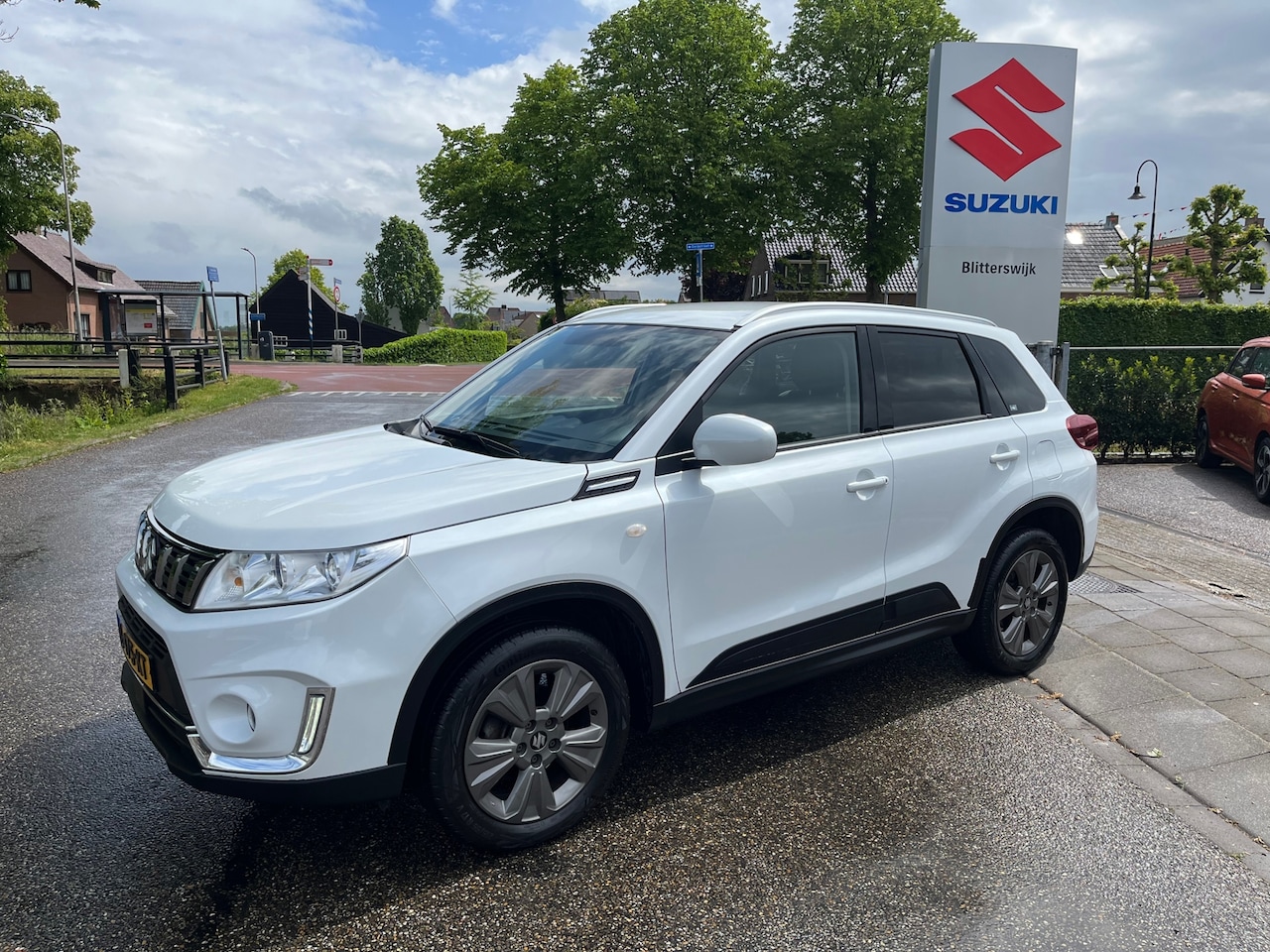 Suzuki Vitara - Boosterjet Select // Door ons onderhouden Vitara // Trekhaak // Stootlijst // Rijklaarprij - AutoWereld.nl
