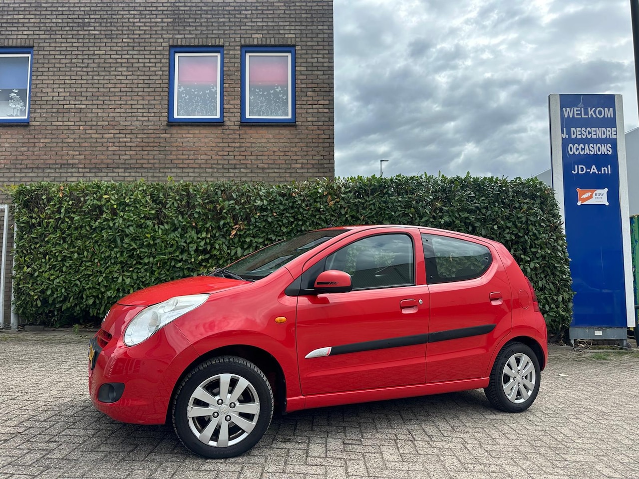 Suzuki Alto - 1.0 Exclusive Airco, Elec.Pakket, Lmv, Trekhaak!!!! HEMELVAARTDAG ZIJN WIJ GEOPEND VAN 9:0 - AutoWereld.nl