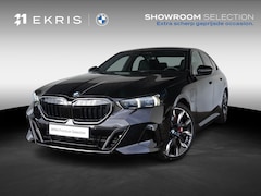 BMW 5-serie - 550e xDrive | M Sportpakket Pro | Innovation Pack | Individual Ruby Black | Bowers & Wilki