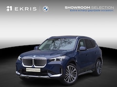 BMW iX1 - xDrive30 20 inch Multispaak | Trekhaak met elektrisch wegklapbare kogel | Glazen panoramad