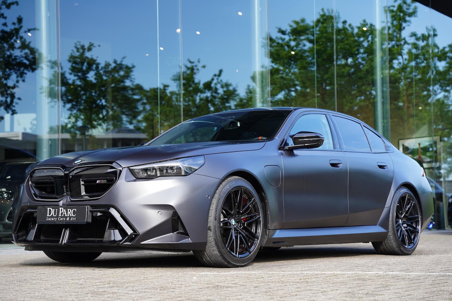 BMW M5 - 4.4 V8 Frozen Black / Bowers & Wilkins - AutoWereld.nl
