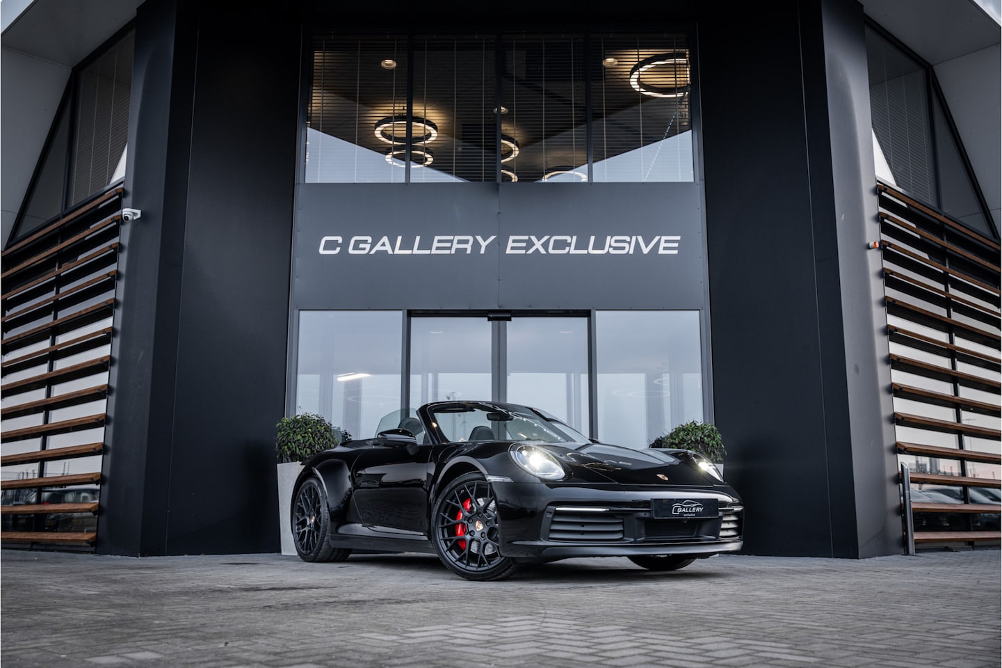 Porsche 911 Cabrio - 992 3.0 Carrera 4 S - Sport Chrono Plus | 360 Camera | Memory | Cruise Control - AutoWereld.nl