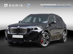 BMW iX1 - eDrive20 | M Sportpakket Pro | Panodak | Head-Up | Trekhaak | Harman Kardon | Elektr. Stoe