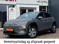Hyundai Kona Electric - EV Comfort Smart 39 kWh | 100% SOH | Trekhaak | Camera | Stoel + Stuurverwarming | Navigat