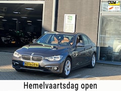 BMW 3-serie - 330e Centennial High Executive/CAMERA/LEDER/NAVI/NL-AUTO NAP