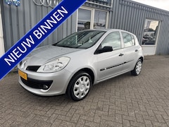 Renault Clio - 1.2-16V Special Line