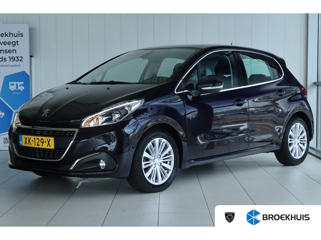 Peugeot 208 - 1.2 Turbo Allure Automaat | Cruise Control | Navigatie | Carplay | Sensoren | LMV | - AutoWereld.nl