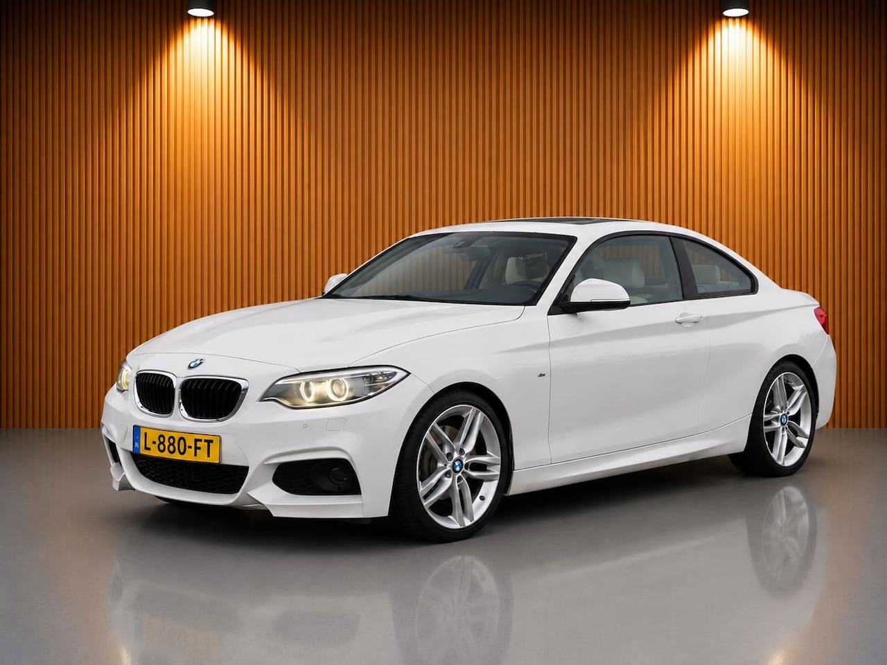 BMW 2-serie Coupé - 220i M Sport Parelmoer wit, Nieuwstaat! - AutoWereld.nl